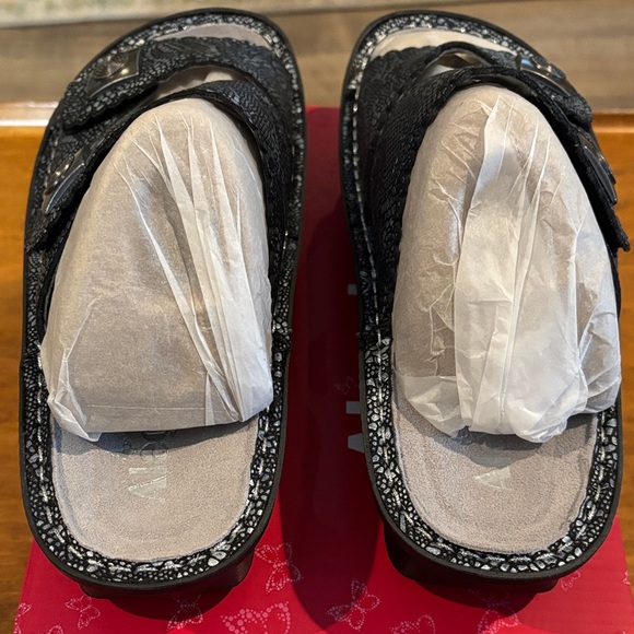 Alegria new in box  Black Lace Sandals - Picture 2 of 9